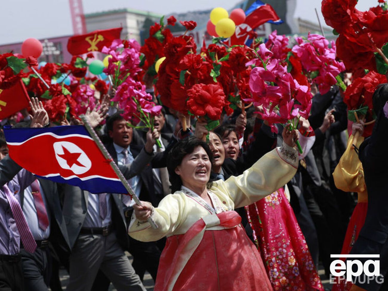"День сонця". У КНДР відзначають 105-річчя з дня народження свого засновника Кім Ір Сена. Фоторепортаж