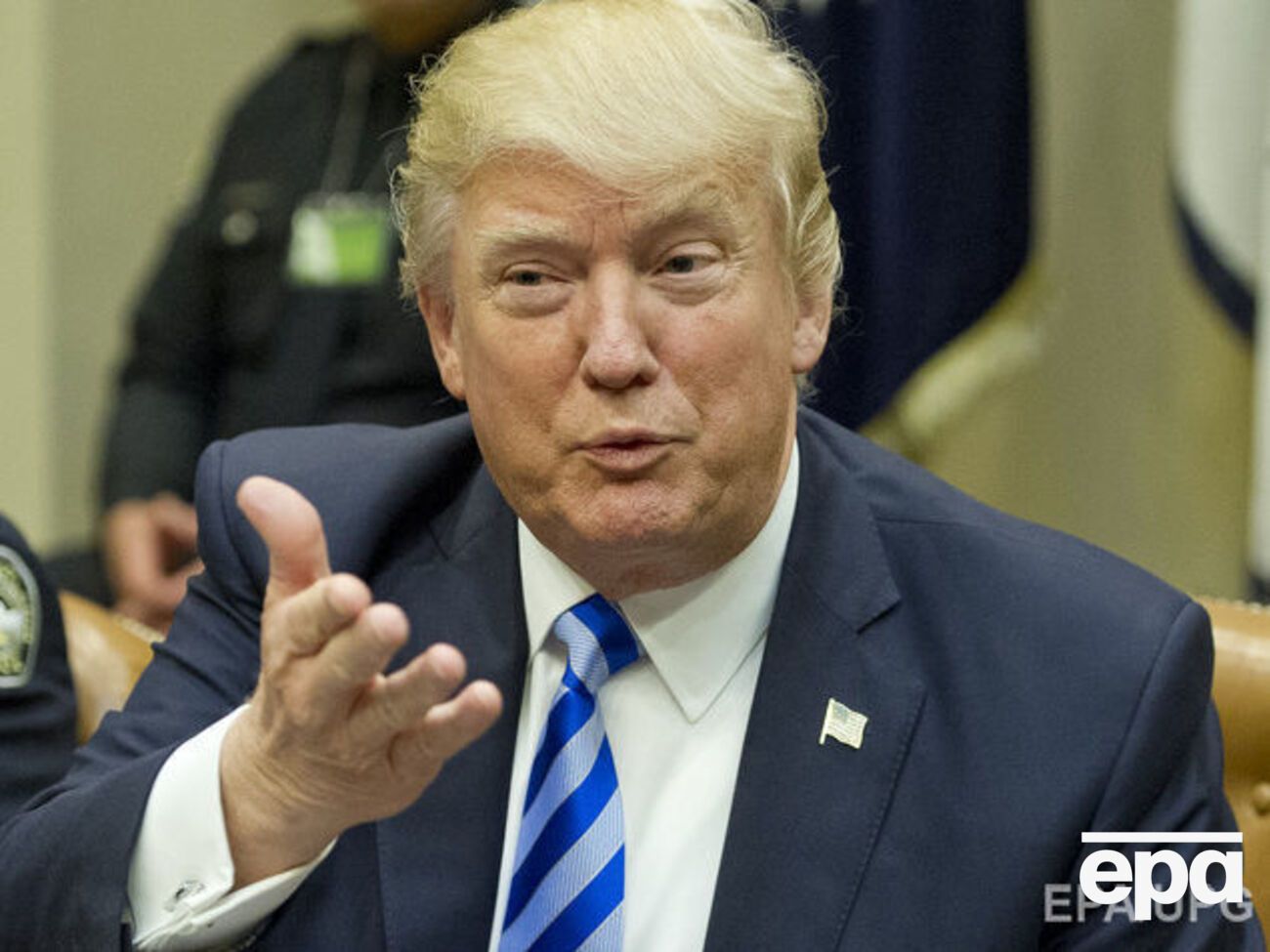 Трамп не комментирует запуск ракеты КНДР