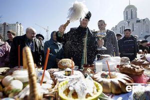 Во всех регионах Украины в ночь с 15 на 16 апреля 2017 года состоялись пасхальные богослужения