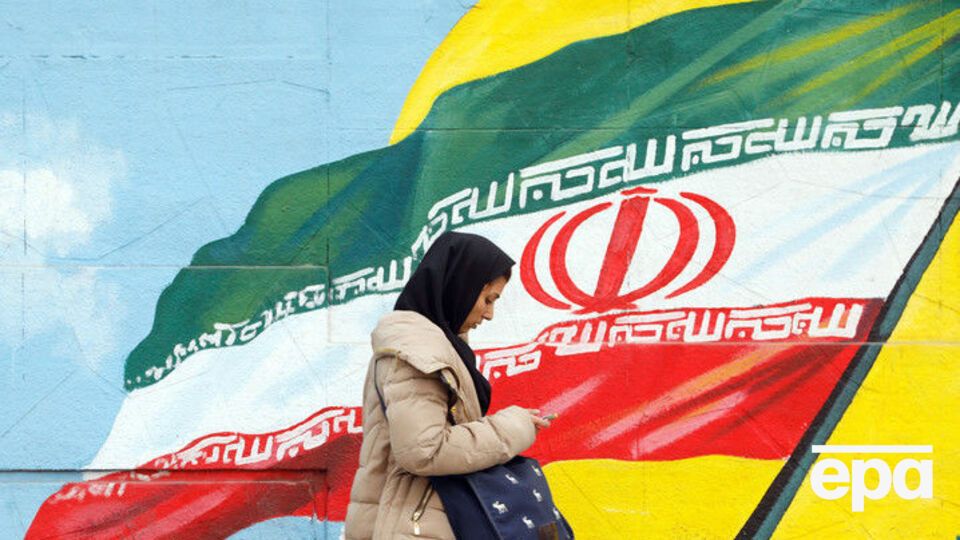 Кандидатами зарегистрировалось 1636 человек, в том числе 137 женщин
