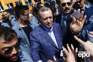 Anadolu пишет, что Эрдоган уже начал получать поздравления от лидеров "многих стран"