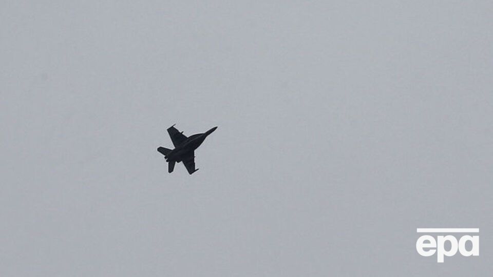 Российские средства контроля воздушного пространства вместе с истребителями Су-30 отслеживают полеты авиации международной коалиции в небе Сирии