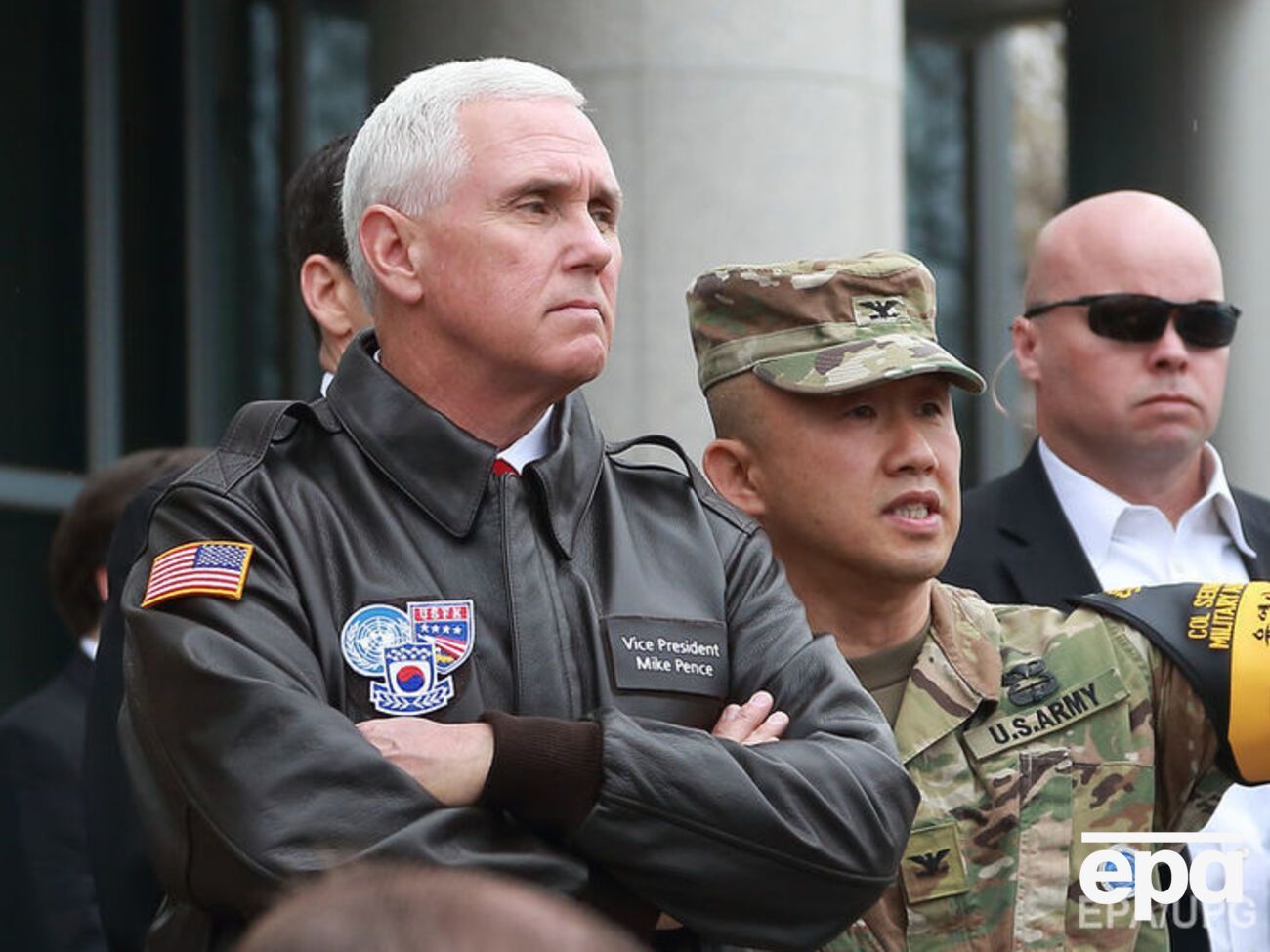 Пенс находится с трехдневным визитом в Южной Корее