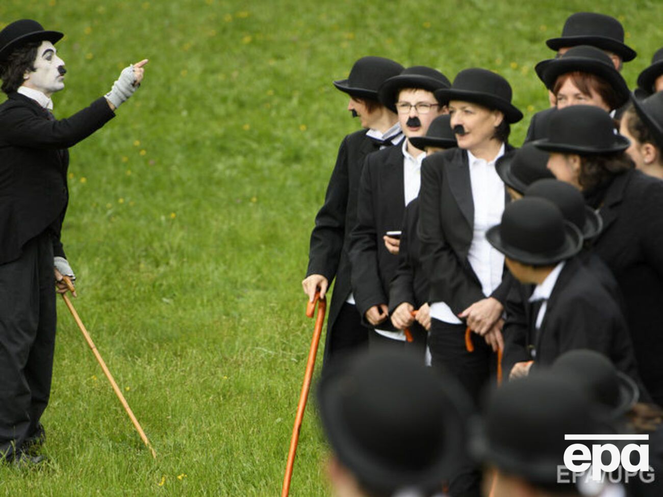 Слет двойников Чарли Чаплина прошел в Швейцарии