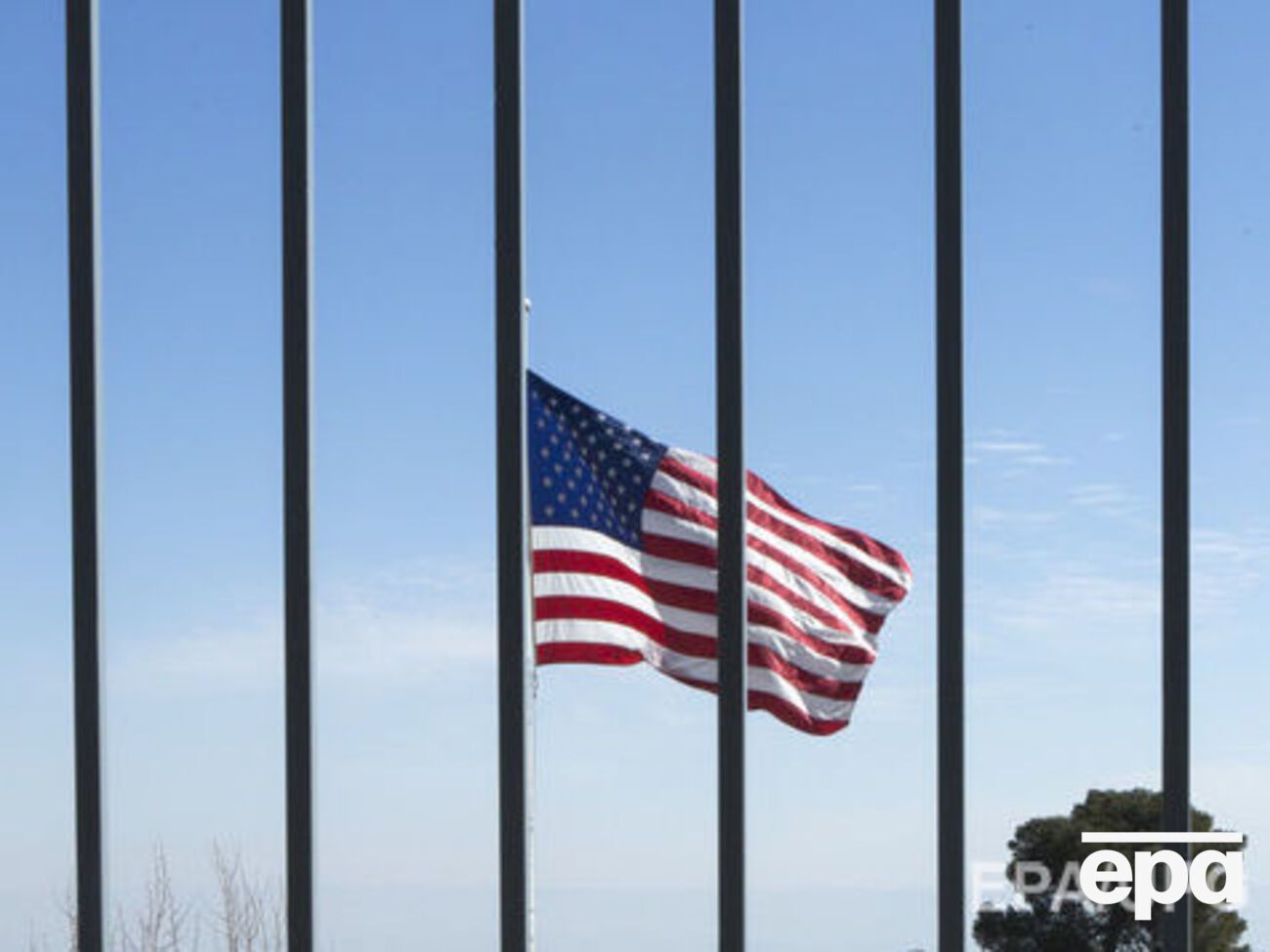 Ребенка вызвали в посольство США