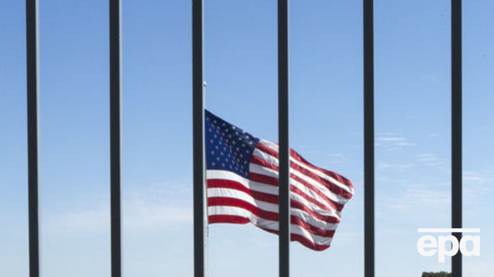 Ребенка вызвали в посольство США