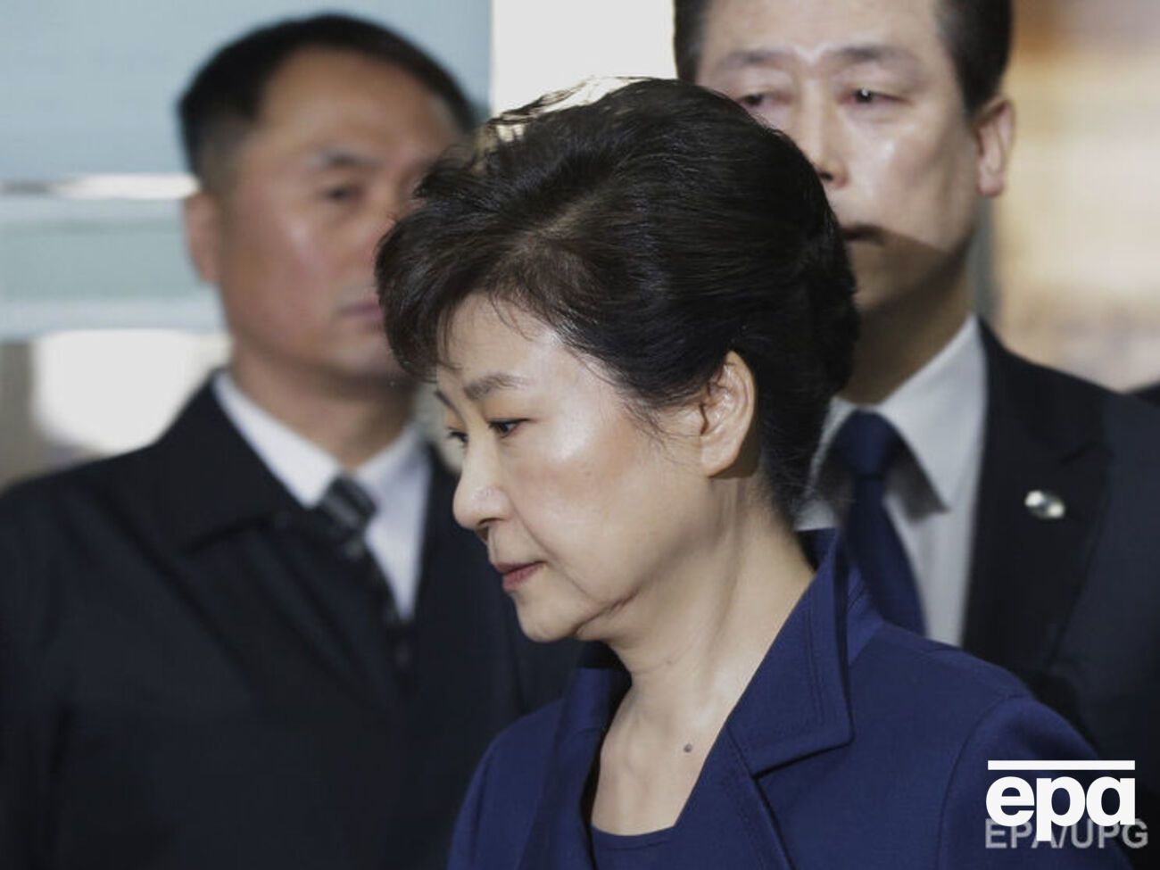 Пак Кын Хе с 31 марта находится под стражей