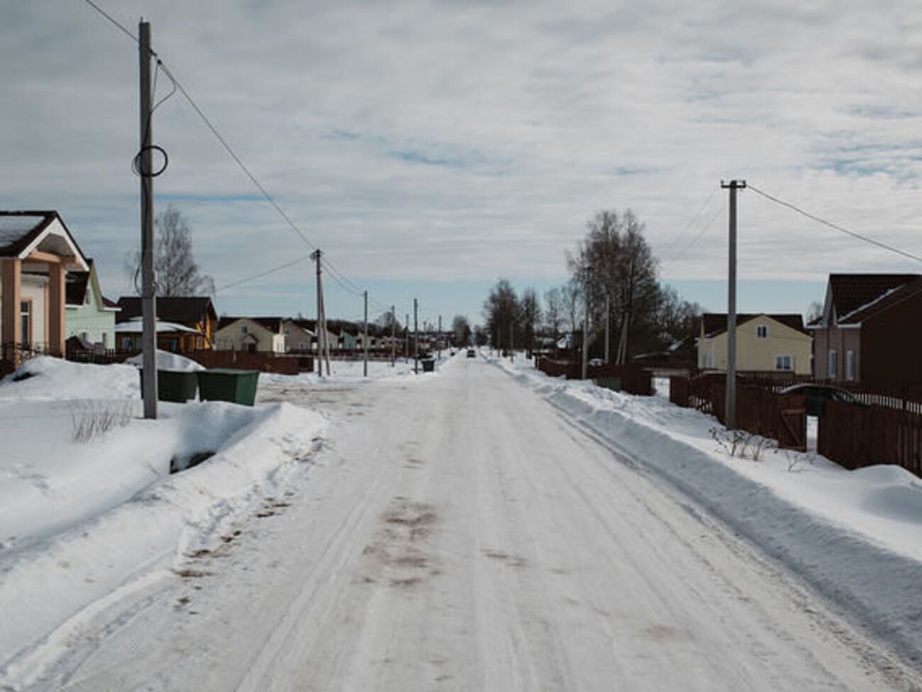 Головна вулиця, що з'єднує Мольгіно й Городню