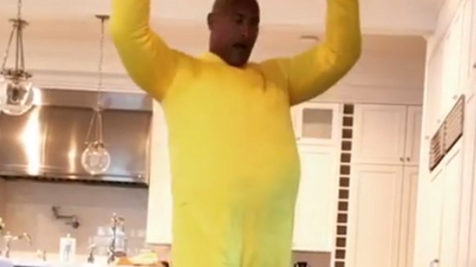 У коментарі до запису актор зізнався, що Пікачу "здається жирним"