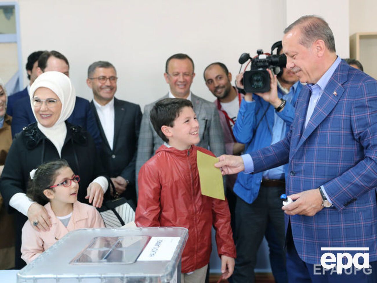 Завдяки референдуму Ердоган зможе залишатися при владі до 2029 року &ndash; The Guardian