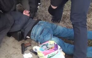 17 апреля Азимов приобрел пару новых сотовых телефонов и сим-карты