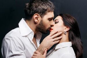 Рамина: Проснулась сегодня в компании незнакомца. Не подскажете, что за красавчик?