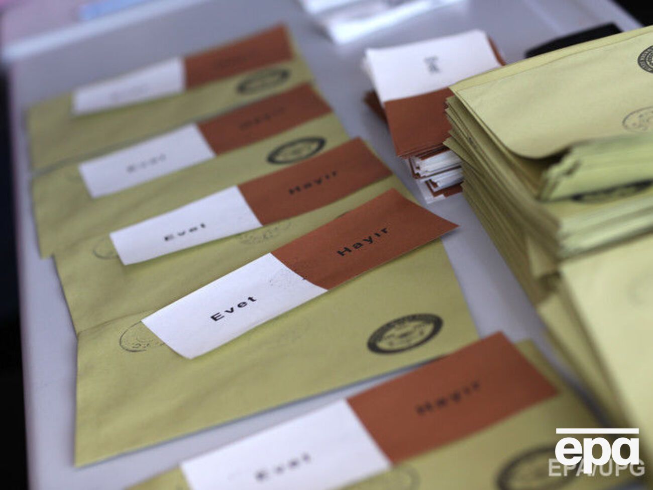 За розширення повноважень президента проголосувала більшість європейців