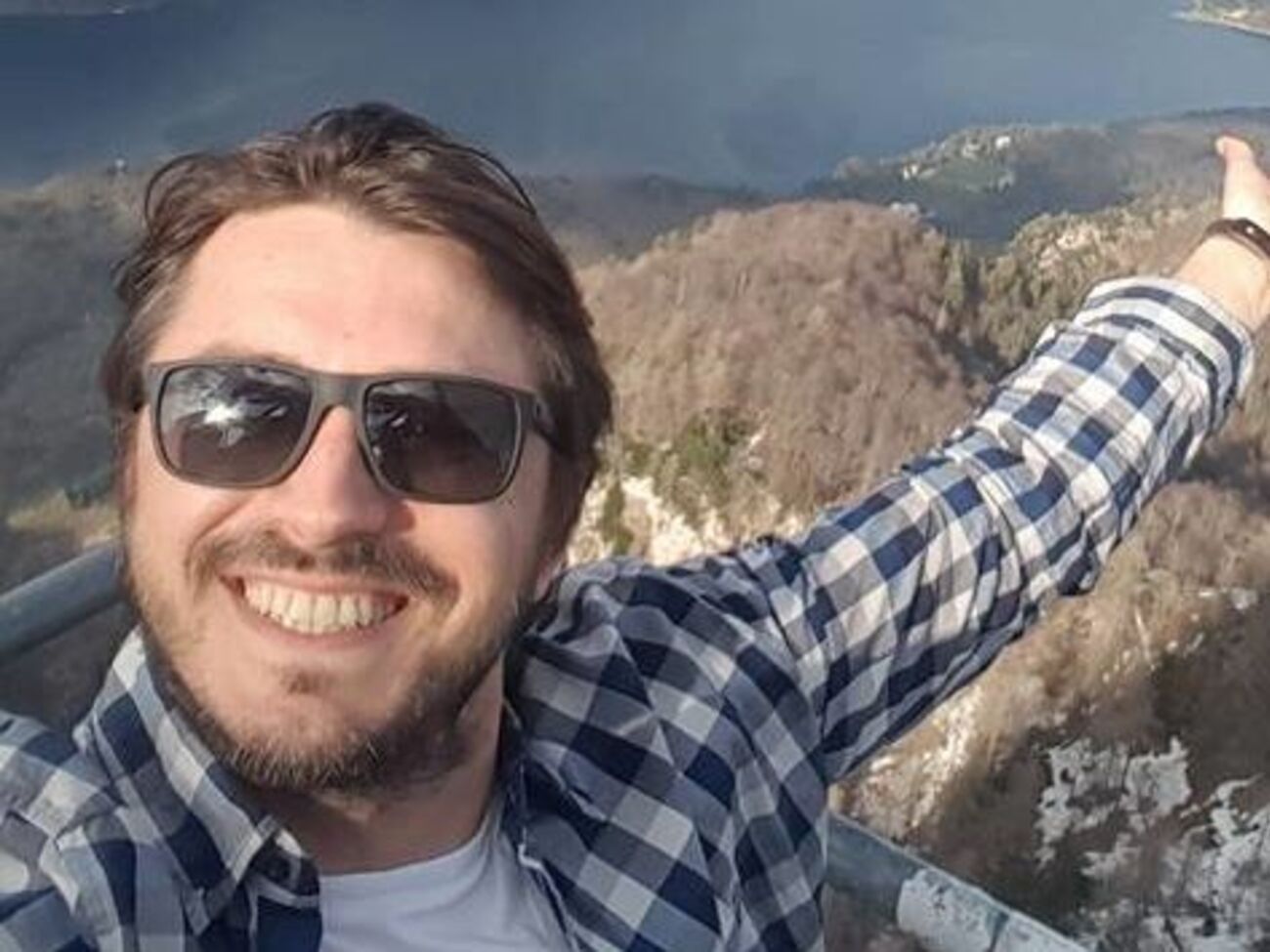 Притула:&nbsp;Те трое на фото&nbsp;&ndash; это те, кто воспитал меня в детстве. Кто сначала носил на руках, а потом таскал за собой младшего брата в поход в далекие леса