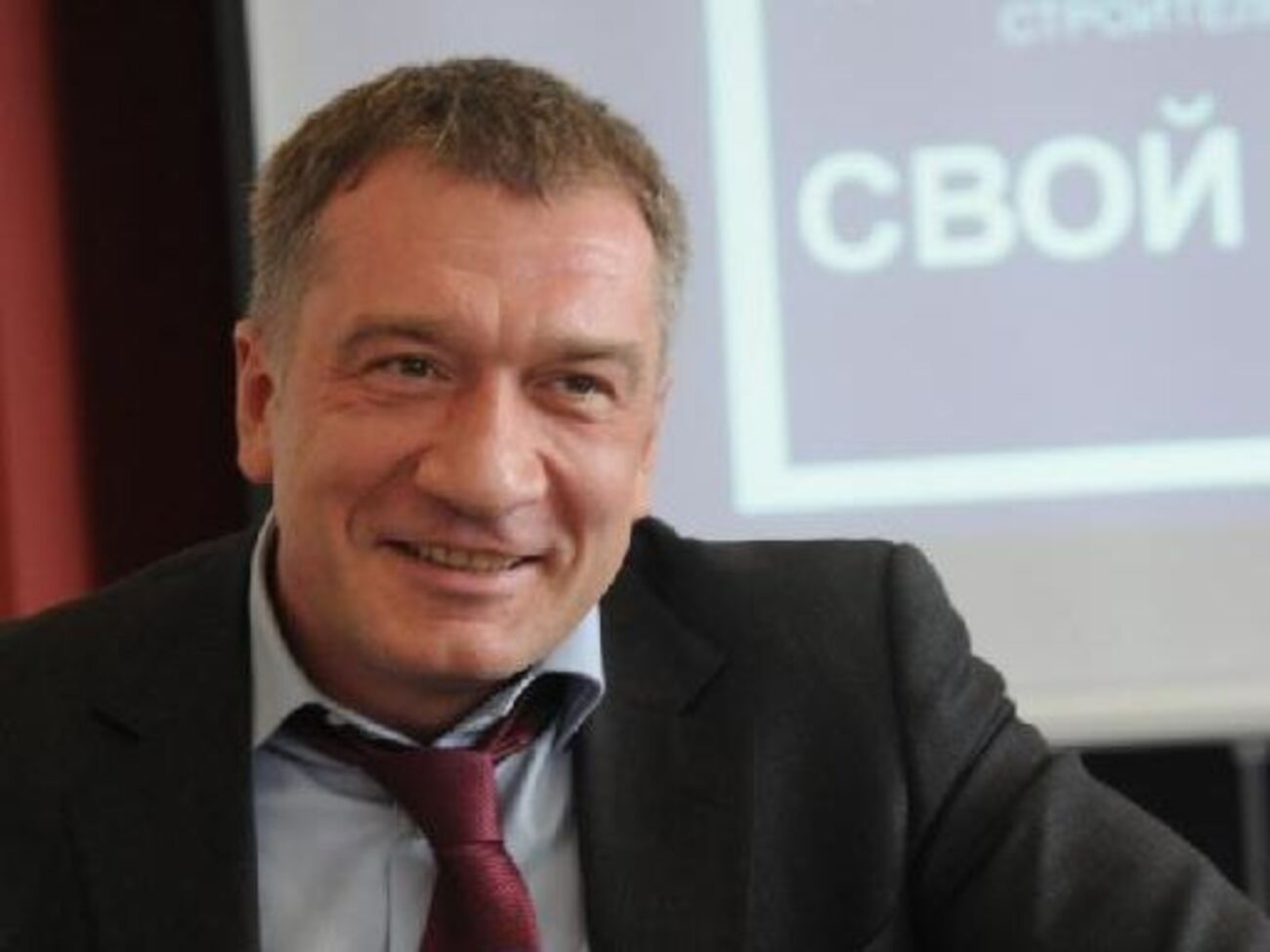 Петров: Звезды купил, чтобы дарить их депутатам