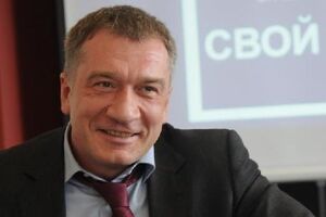 Петров: Звезды купил, чтобы дарить их депутатам