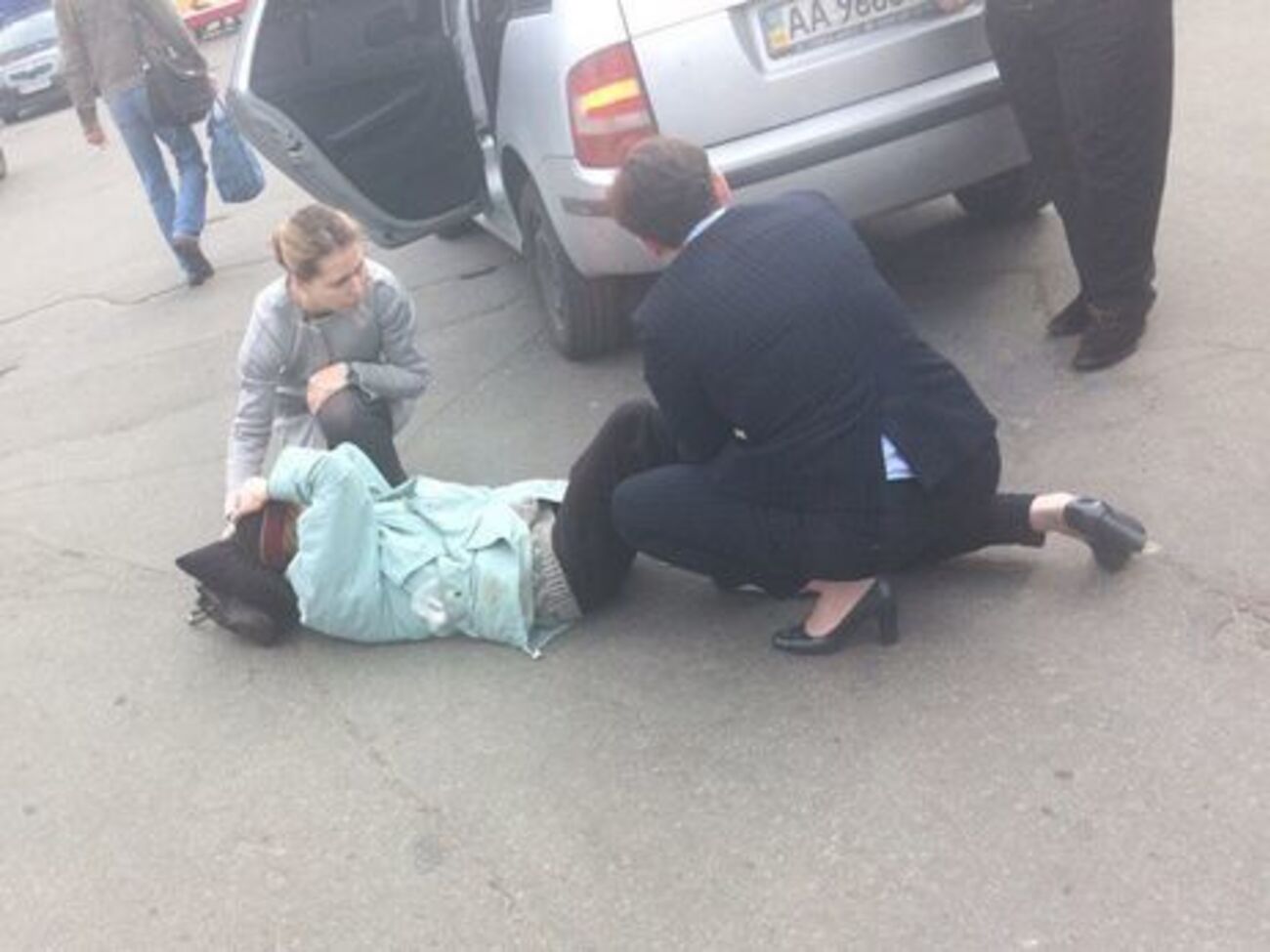 Бабусі, яку ми ненароком покалічили в ДТП, пролікують нирки та серце