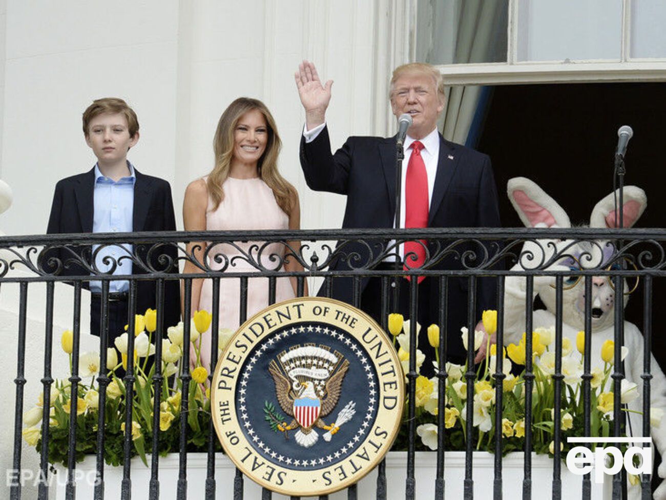 Эпизод произошел в ходе пасхального мероприятия Easter Egg Roll в Белом доме