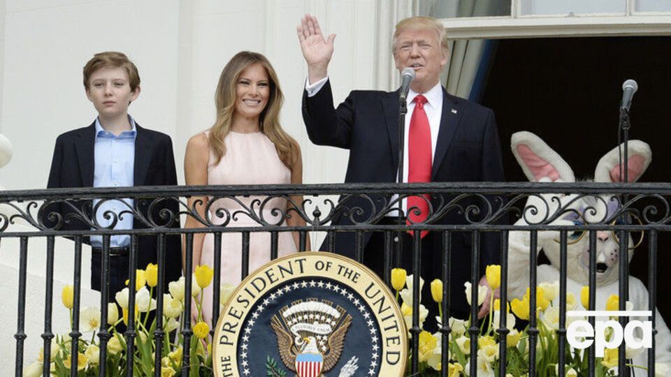 Епізод стався під час великоднього заходу Easter Egg Roll у Білому домі