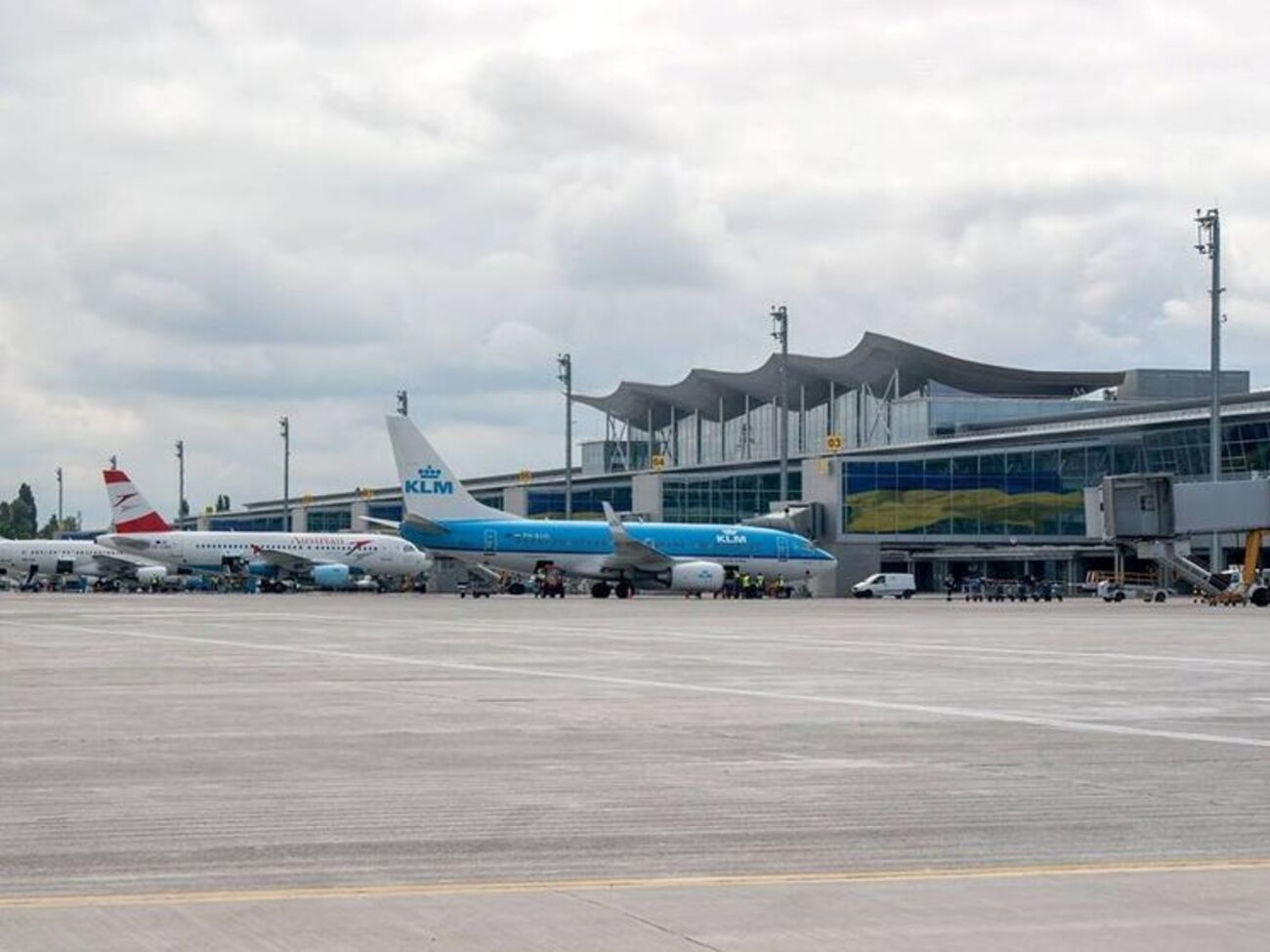 Керівництво аеропорту рекомендує пасажирам стежити за змінами інформації на онлайн-табло