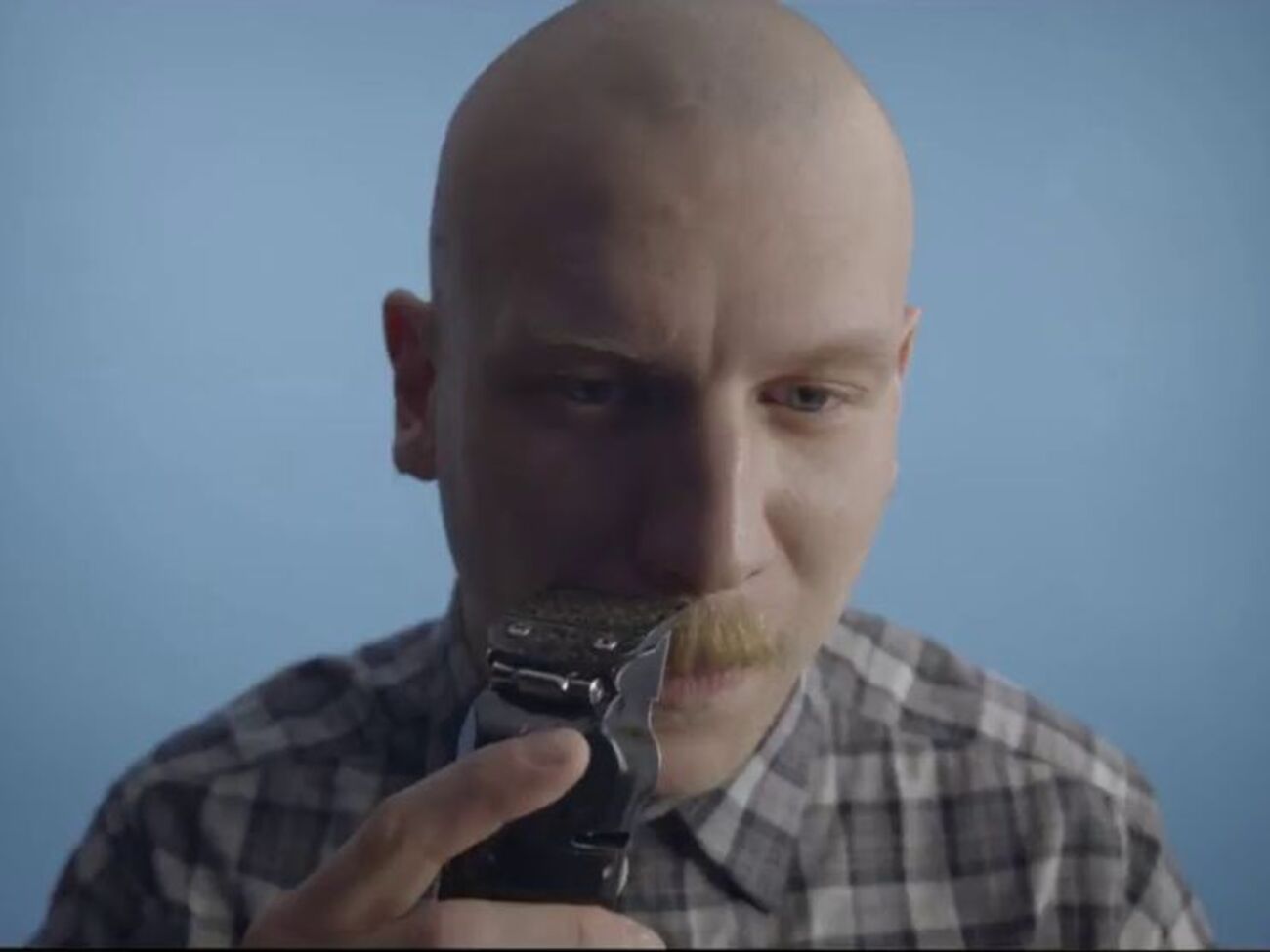 Дорн побрился в кадре