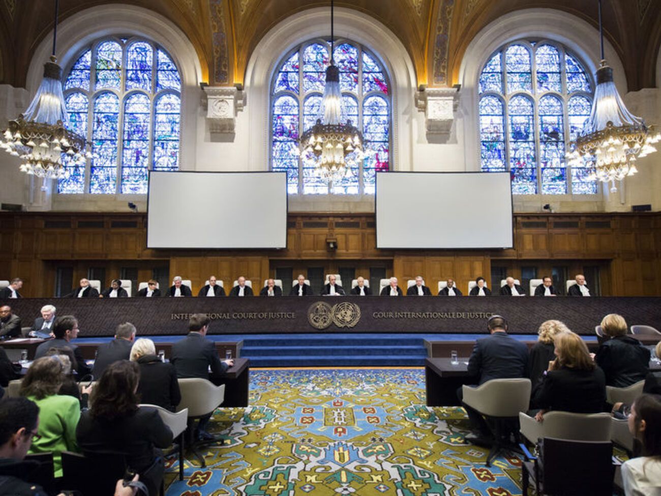 Суд напомнил обеим сторонам, что они должны полностью выполнять Минские соглашения, одобренные Совбезом ООН