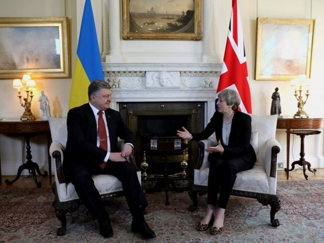 Сегодня, 19 апреля, Порошенко встретился с Мэй