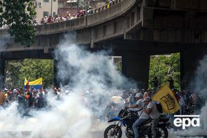 У Венесуелі не вщухають вуличні протести