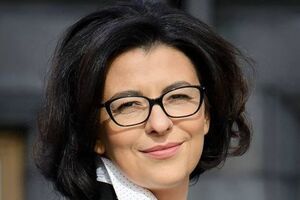 Сироїд: Занедбані з радянських часів сміттєві полігони, як дороги і тротуари, муніципальні театри та історичні пам'ятки, школи і міський транспорт, вимагають грошей