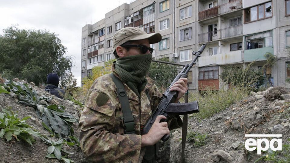 1 апреля задержан российский военный, который пытался перевезти через границу с РФ пять единиц стрелкового оружия, сообщили в разведке