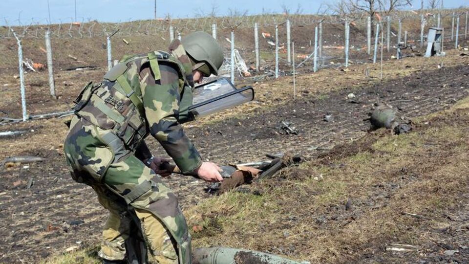 Головний фронт робіт військові сапери виконують на технічній території та на периметрі охорони військової частини