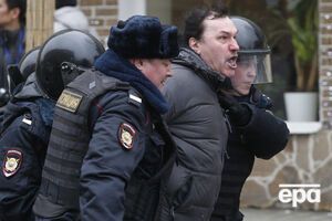 Как и 26 марта, полиция препятствует прогулкам по центру Москвы
