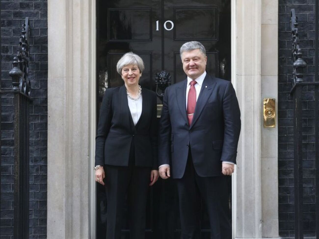 Мэй и Порошенко обсуждали реформы в Украине