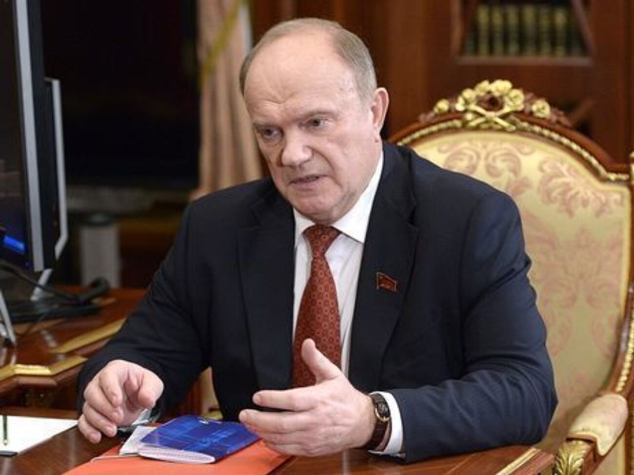 Зюганов: Якщо подивитися на суспільні настрої: одні живуть в інтернеті, інші живуть у телебаченні, а реальність спрямована на дестабілізацію того, що відбувається, і вже з'явився новий фюрер