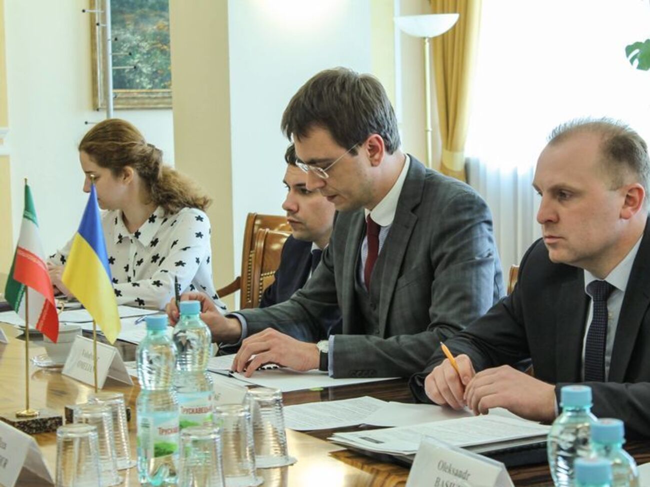 Міністр інфраструктури Володимир Омелян підписав договір про співпрацю з Іраном