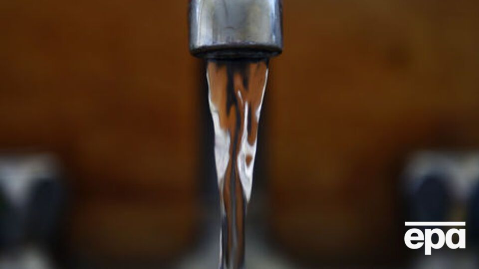 Мешканці Маріуполя залишилися без гарячого водопостачання до початку опалювального сезону