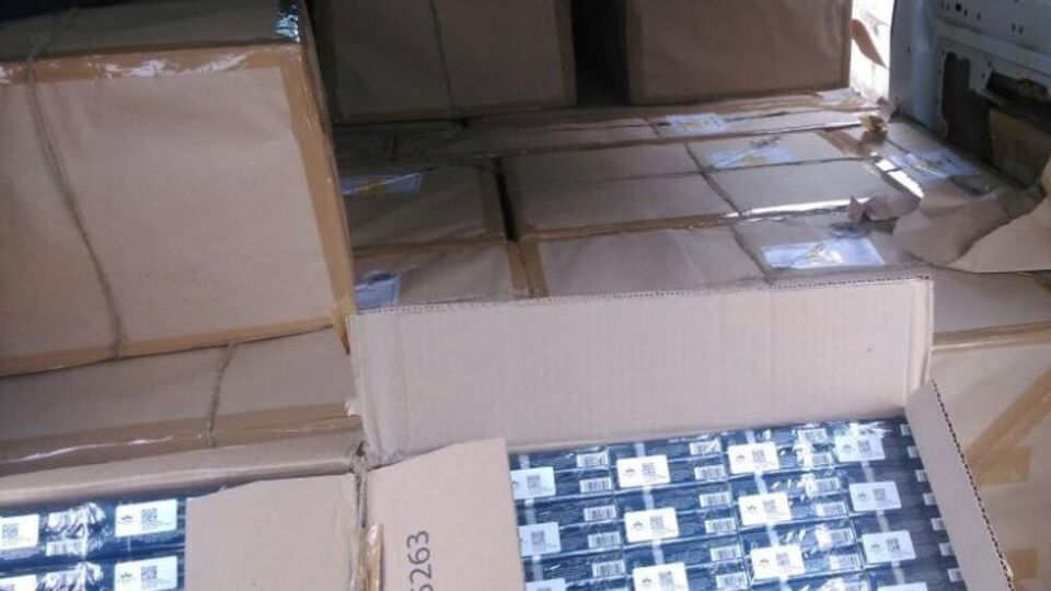 На Закарпатті прикордонники затримали велику контрабанду сигарет