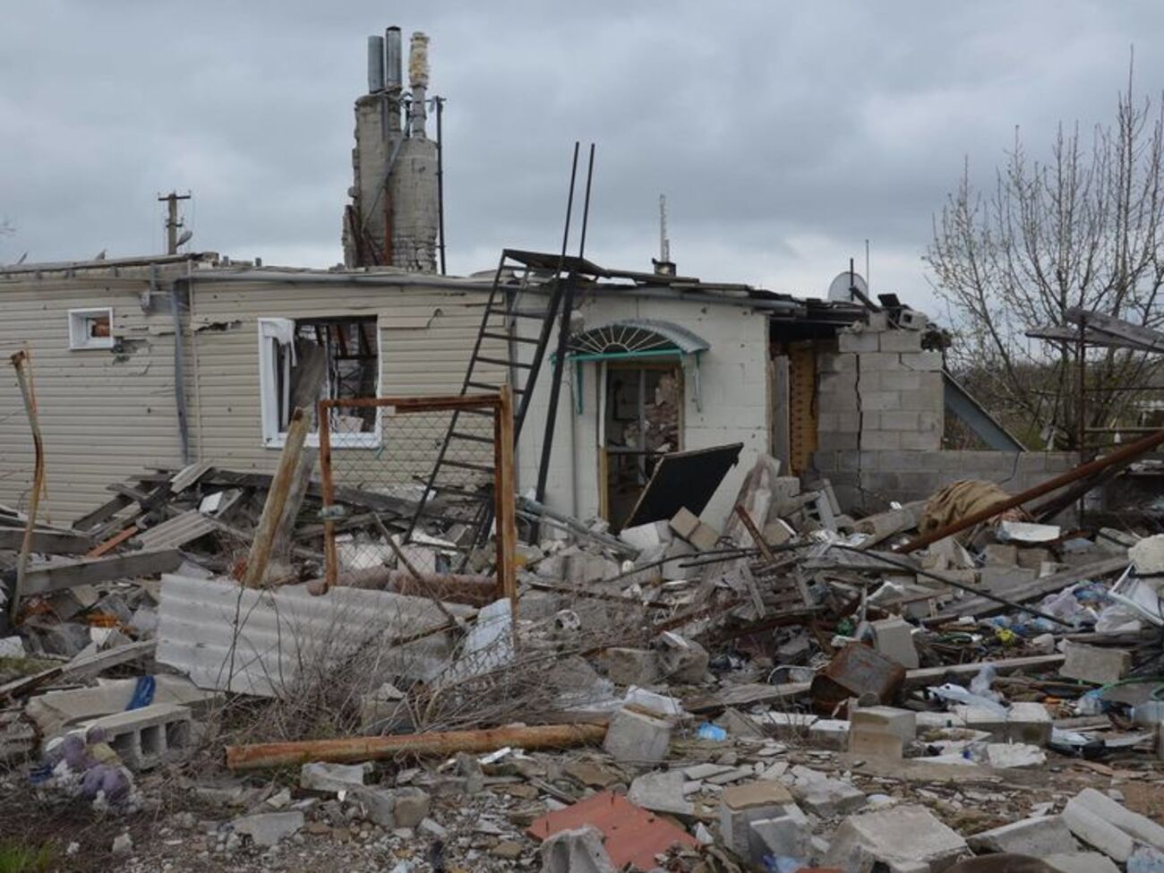 Противник применял под Авдеевкой танки, минометы калибра 82 мм, гранатометы и пулеметы