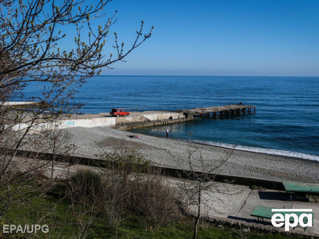 Приезжающим в аннексированный Крым предложат доплатить