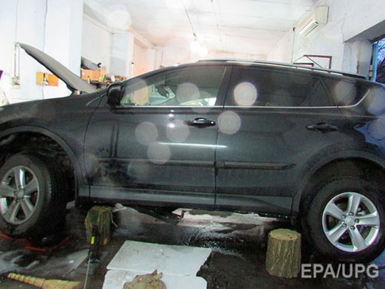 Вибухівку було прикріплено до днища автомобіля