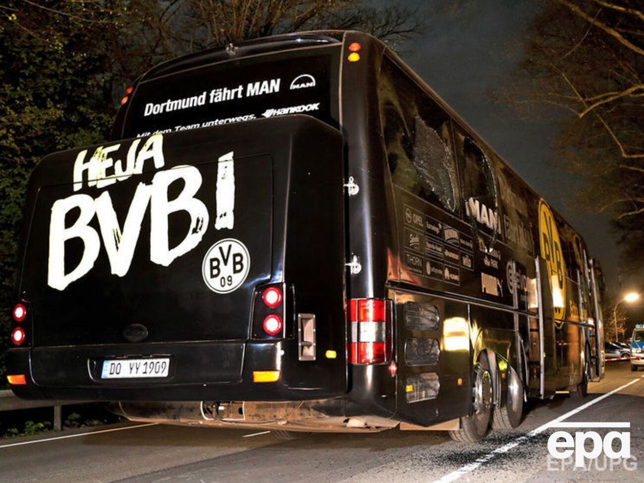 11 апреля в Дортмунде произошло три взрыва возле автобуса футбольного клуба "Боруссия"