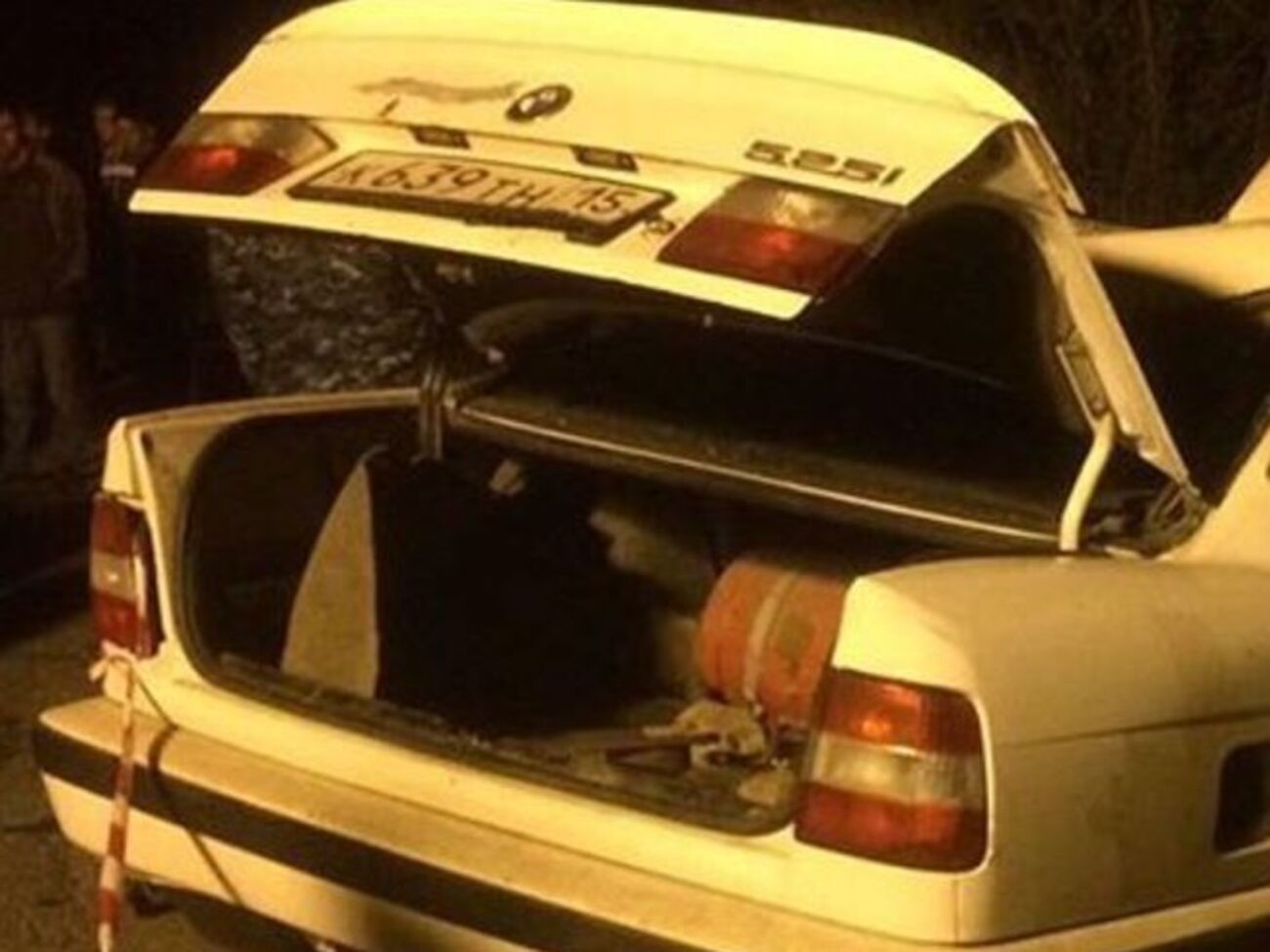 Автомобиль BMW столкнулся с грузовиком