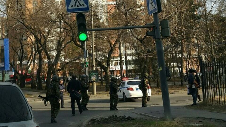 В управлении ФСБ Хабаровска произошла стрельба