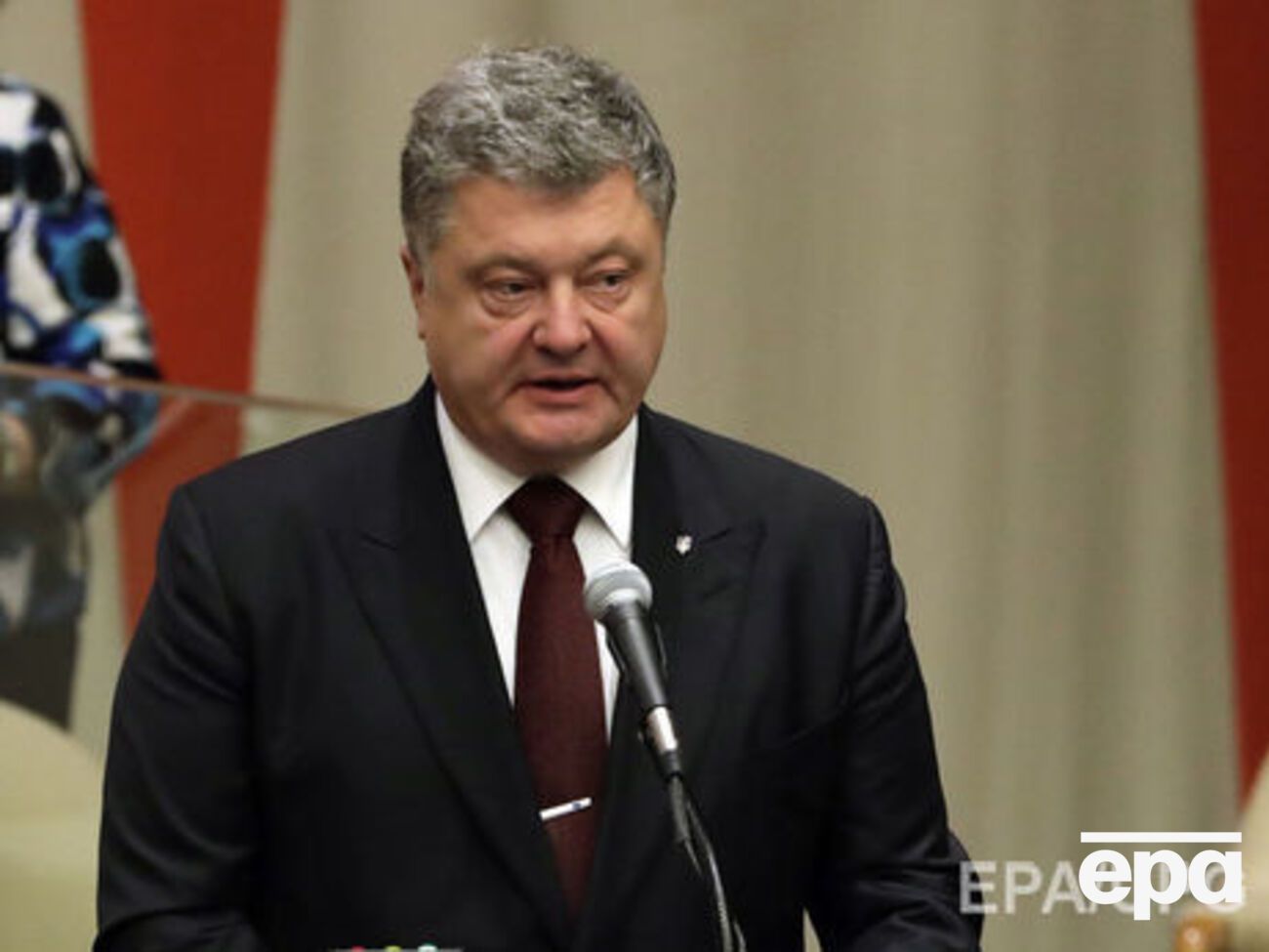 По информации "Фокуса", по сравнению с 2015 годом состояние Порошенко уменьшилось