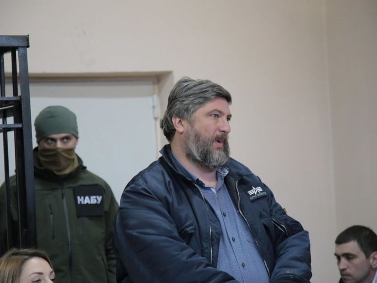 Суд перенес заседание по избранию меры пресечения Переломе