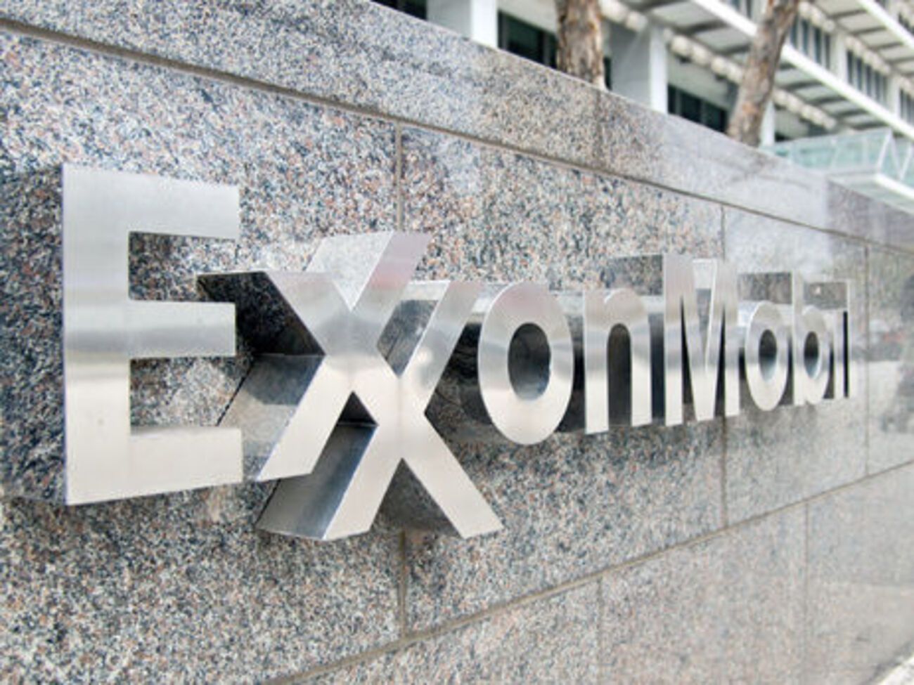 ExxonMobil разморозила проекты с "Роснефтью"