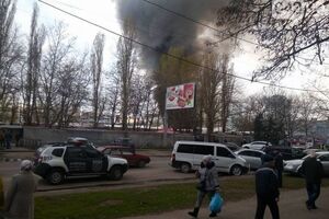 Черный дым над рынком "Северный" в Одессе
