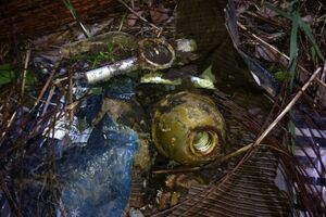 Из гранат были выкручены запалы