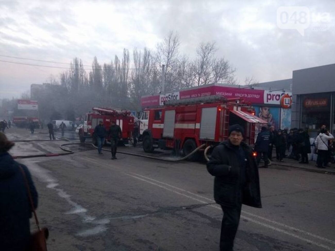 Пожежу на ринку в Одесі ліквідовано