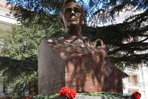 Открытие памятника было приурочено к празднованию Дня улицы Рузвельта